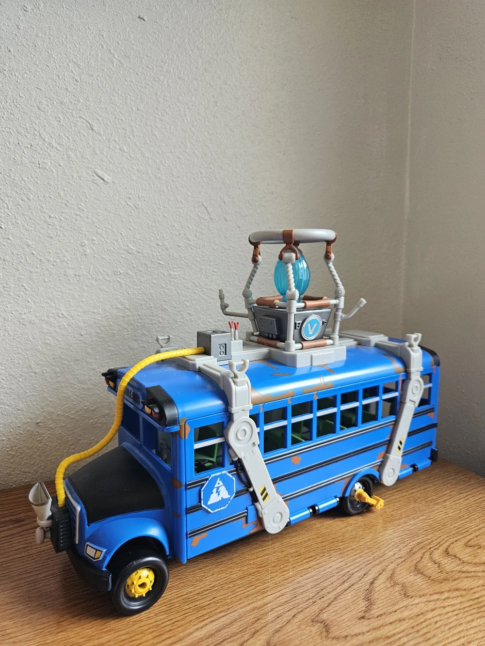 Fortnite Battle Bus 18 Inch Toy Vehicle No Ballon
